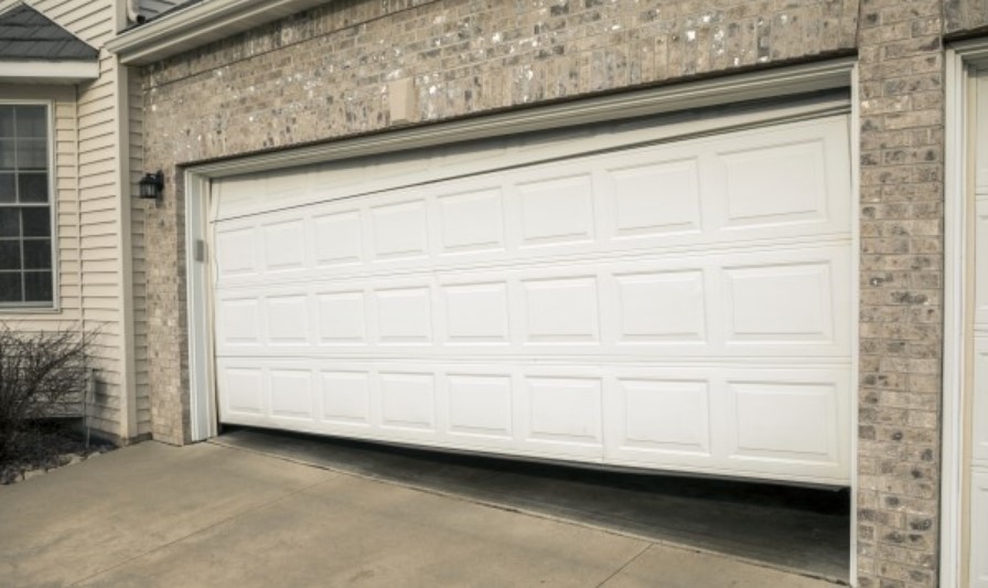 Garage Door Troubleshooting Tips